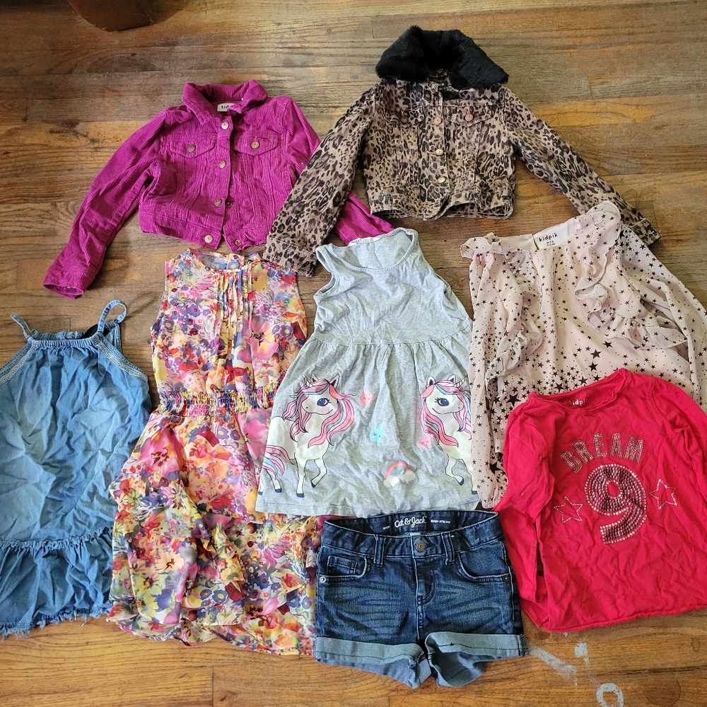 Cute 9 piece girls 5-6t clothes bundle lot